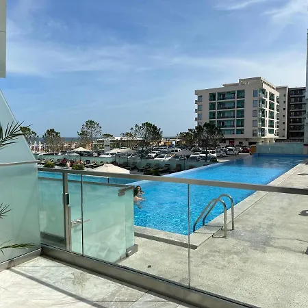 Aqua Infinity Apartment *