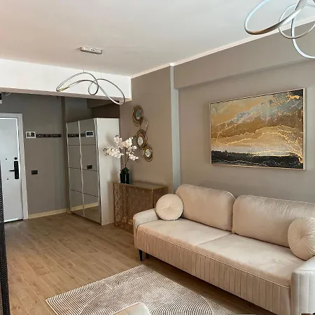 Aqua Infinity Apartment *