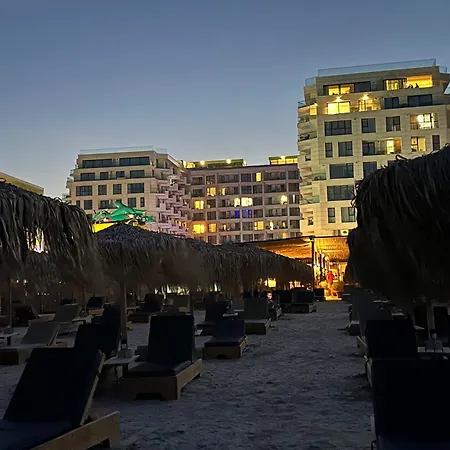 アパート Aqua Infinity- Pool & ナボダリ