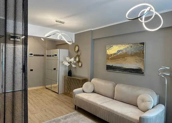 Aqua Infinity- Pool & *