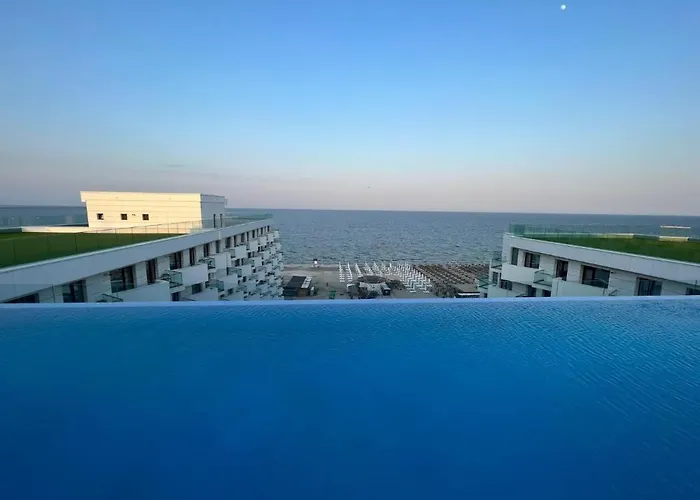 Aqua Infinity- Pool & ナボダリ