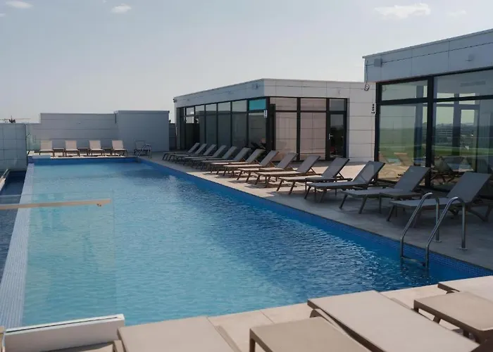 Aqua Infinity- Pool & *