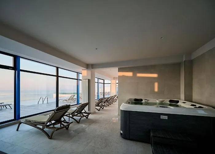 Aqua Infinity- Pool & * ナボダリ