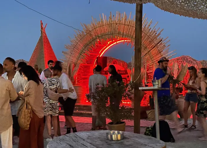 Aqua Infinity- Pool & アパート